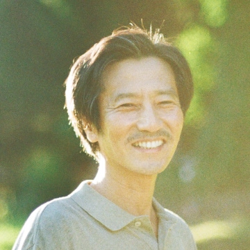 津田寛治	as 牛丸清太郎
